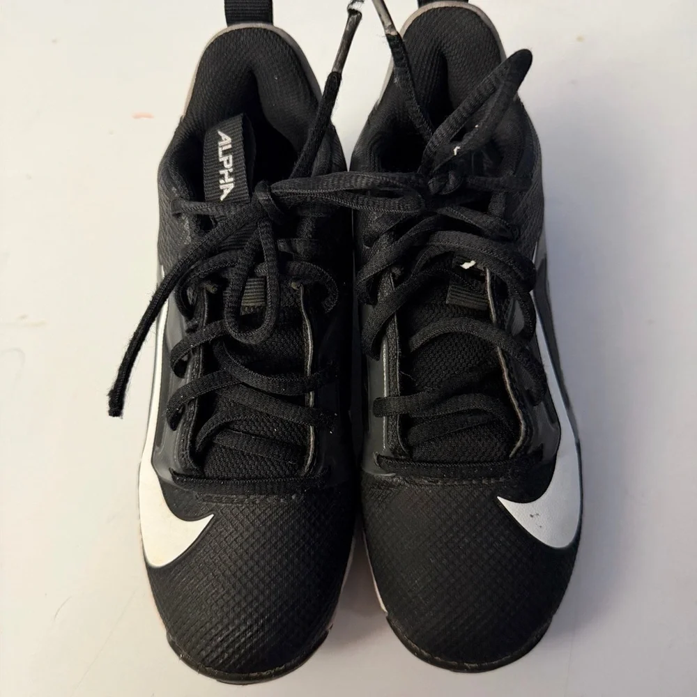 Nike Alpha Menace 4 Football Cleats Black/Metallic Silver Size 1Y